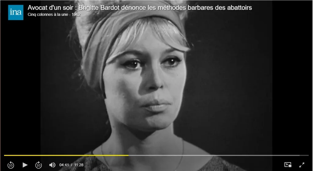 image noire et blanc de brigitte bardot dans l'émission de television en 1965