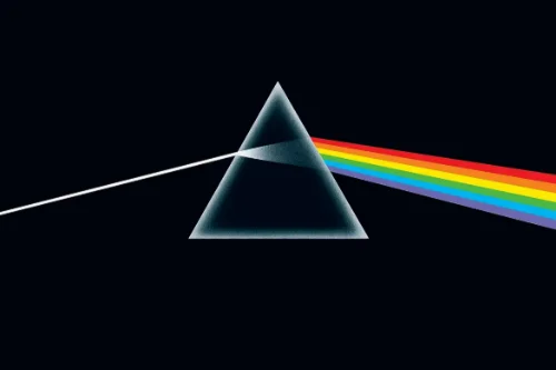 pochette pink floyd, the dark side of the moon, illustrant le prisme décomposant la lumière. phénomène expliquant le lune de sang lors d'une éclipse totale.